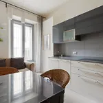 Apartman Guesthost - Bright - 650 M Far From Arco Della Pace