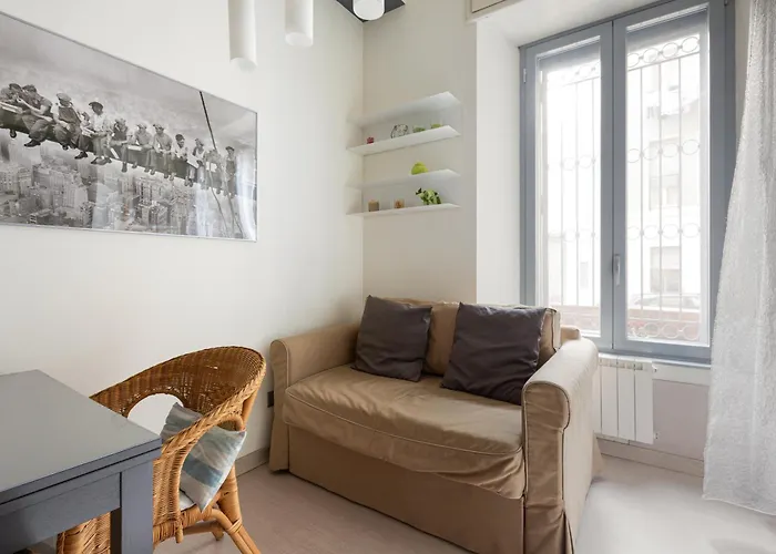 Guesthost - Bright - 650 M Far From Arco Della Pace * ميلان